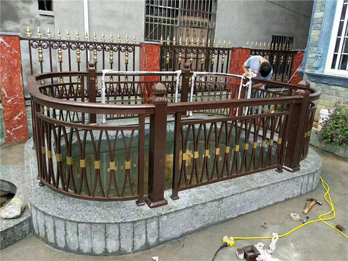 ���վ���