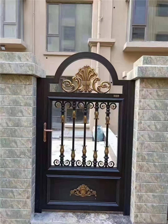 ���վ���