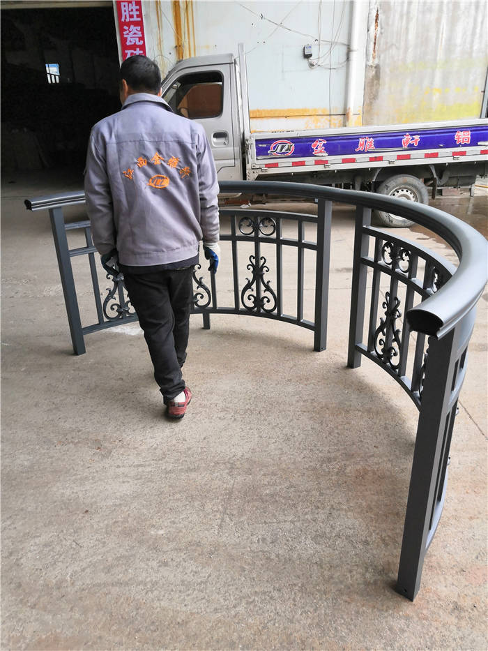 ���վ���